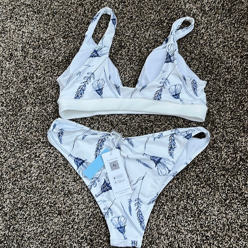 Cupshe Navy & White Patterned Bikini, NWT - Picture 5 of 5
